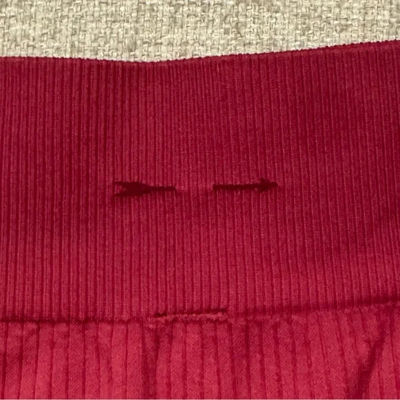 THE UPSIDE Ombre Ribbed Seamless Leggings - Burgundy/Cream - Size S (Fits 4)